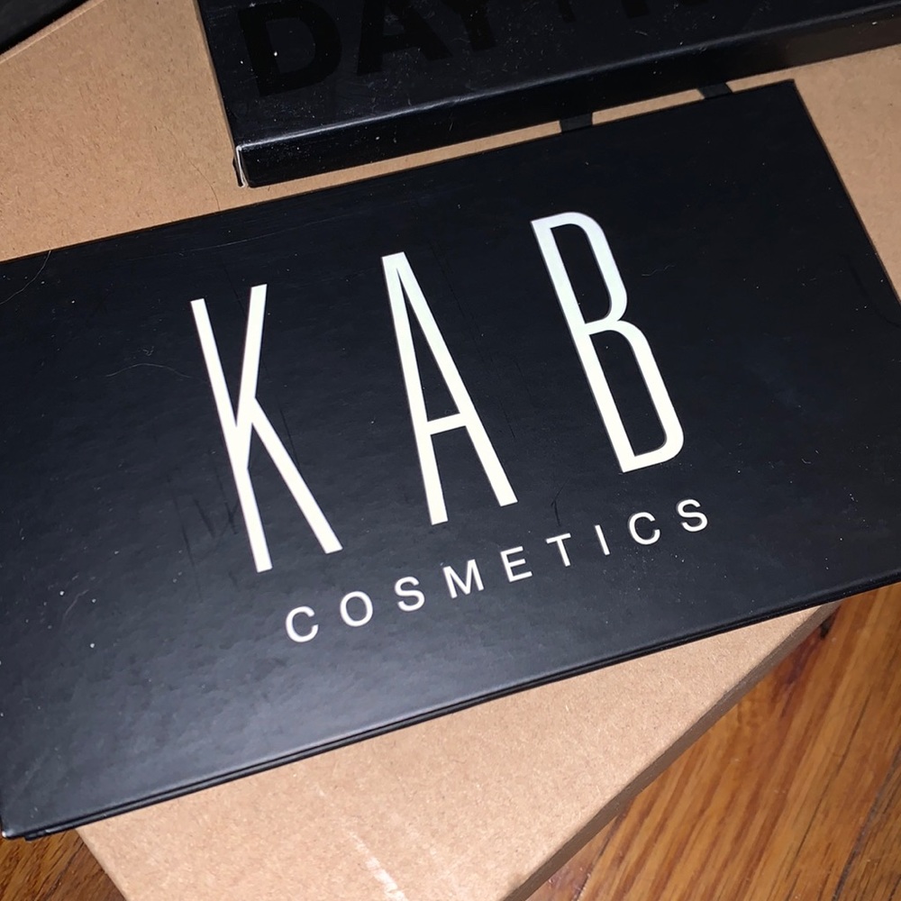 KAB Cosmetics day+ night palette